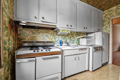 7916 19th Rd unit 2, East Elmhurst, NY 11370 - photo 6