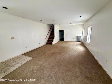 818 W Locust St unit 820, Scranton, PA 18504 - photo 3