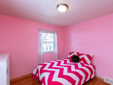 348 30th St NW, Cedar Rapids, IA 52405 - photo 7