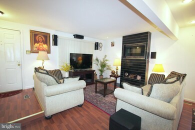 3942 Angelton Ct, Burtonsville, MD 20866 - photo 6