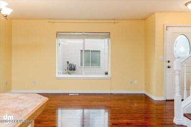 06-Living Room_MAX3462-Edit