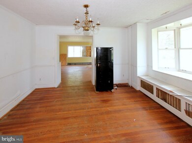 2905 Berwick Ave, Parkville, MD 21234 - photo 5