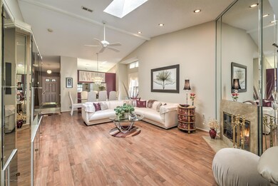 004_LIVING ROOM