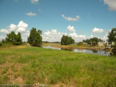 113 Honeysuckle Ln, Lake Placid, FL 33852 - photo 2