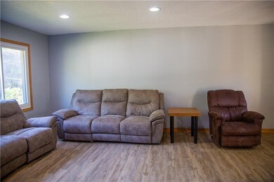 4199 Timber Ln, Des Moines, IA 50317 - photo 5