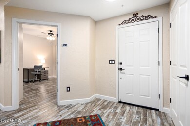 5-Foyer