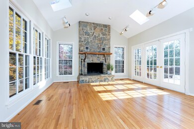 5825 Mossrock Dr, Rockville, MD 20852 - photo 6