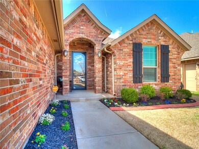 BRIGHT AND CHEERFUL ENTRANCE WITH SPRING LOWERS AN