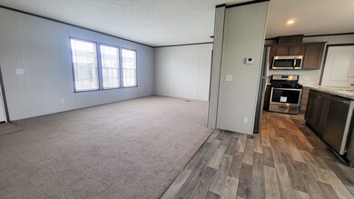 531 Iowa unit 531, Belleville, MI 48111 - photo 6