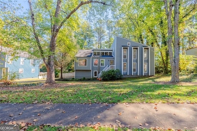 3962 Fairington Dr, Marietta, GA 30066 - photo 2