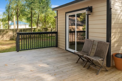 174 James St, Beaufort, SC 29902 - photo 7