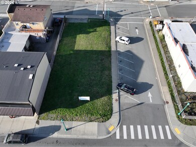 531 Hemlock St, Brookings, OR 97415 - photo 4