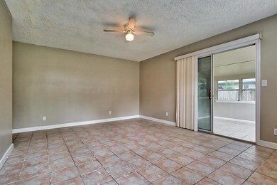 6746 Daughtry Blvd S, Jacksonville, FL 32210 - photo 5