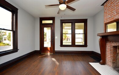 Living Room (2)