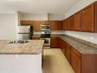 625 Oakleaf Plantation Pkwy unit 112, Orange Park, FL 32065 - photo 6