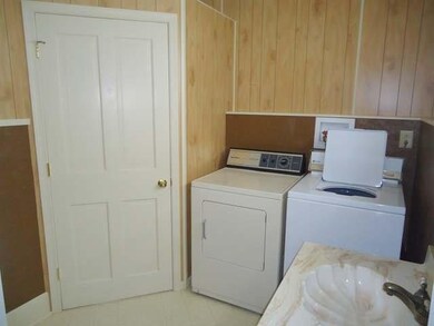 105 S Tomahawk Ave, Tomahawk, WI 54487 - photo 6