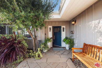 16907 Dulce Ynez Ln, Pacific Palisades, CA 90272 - photo 3