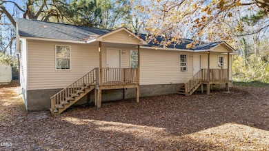 691-693 Boddie St, Henderson, NC 27536 - photo 2