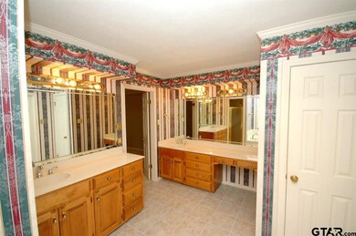 5703 Churchill Dr, Tyler, TX 75703 - photo 3