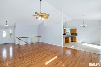 1611 W 69th St, Davenport, IA 52806 - photo 5