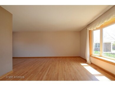 1457 Huntleigh Ct, Wheaton, IL 60189 - photo 2