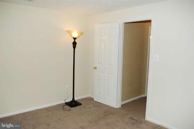 6113 Heron Pond Ct, Burke, VA 22015 - photo 5