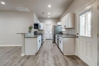 1418 Truelove St, Gainesville, TX 76240 - photo 7