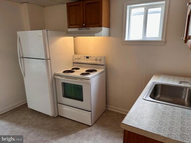 292 N Washington St unit 202, Berkeley Springs, WV 25411 - photo 4