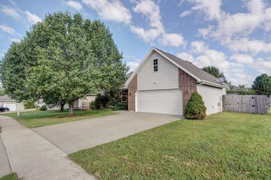977 S Hedge Dr-28