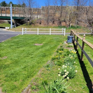 40 West St, Ludlow, MA 01056 - photo 2