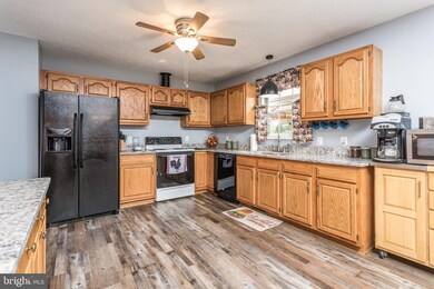 378 Willis Dr, Bunker Hill, WV 25413 - photo 6