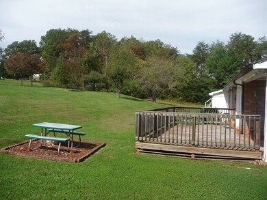 275 Robin Rd, Martinsville, VA 24112 - photo 2