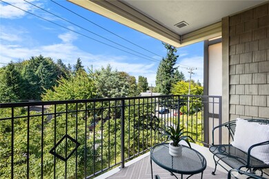 3121 W Government Way unit 302, Seattle, WA 98199 - photo 7
