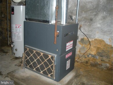 1223 Buttonwood St, Reading, PA 19604 - photo 7