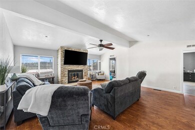 10453 Foothill Blvd, Sylmar, CA 91342 - photo 6