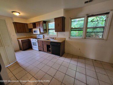 27 Passaic St, Middletown Township, NJ 07748 - photo 6