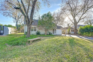 729 W 30th St, Houston, TX 77018 - photo 2