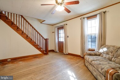209 1/2 Park St, Waynesboro, PA 17268 - photo 2