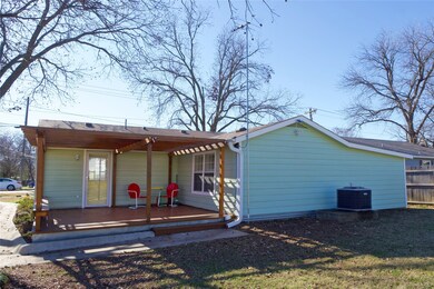 201 Water St, Whitesboro, TX 76273 - photo 7