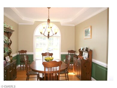 Dining Room - The formal dining room has all the t