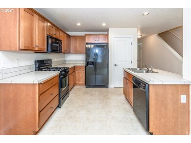 826 NW 3rd Ave, Canby, OR 97013 - photo 4