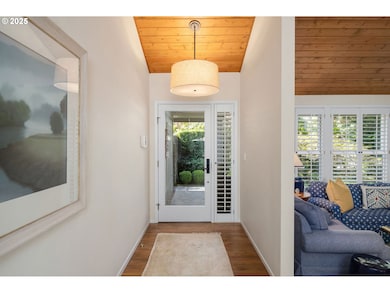 11330 SW Lynnvale Dr, Portland, OR 97225 - photo 4