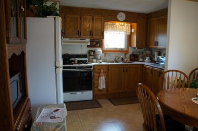 204 E Coyote St, Mandan, ND 58554 - photo 3