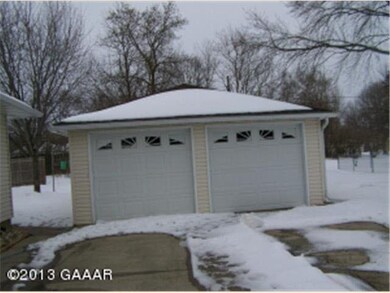 800 Westwood Dr, Alexandria, MN 56308 - photo 2