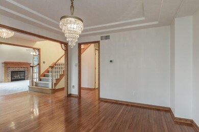dining foyer stairway
