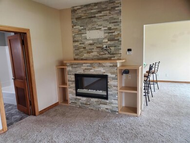 314 Maple St, Center Point, IA 52213 - photo 5