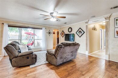 3925 Country Meadows Cir, Granbury, TX 76049 - photo 6