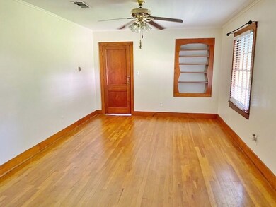 608 Laurel St, McComb, MS 39648 - photo 3