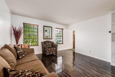 022_cd2078_W Lockland Ct-066a