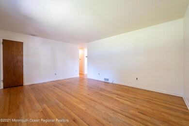 Living room 3